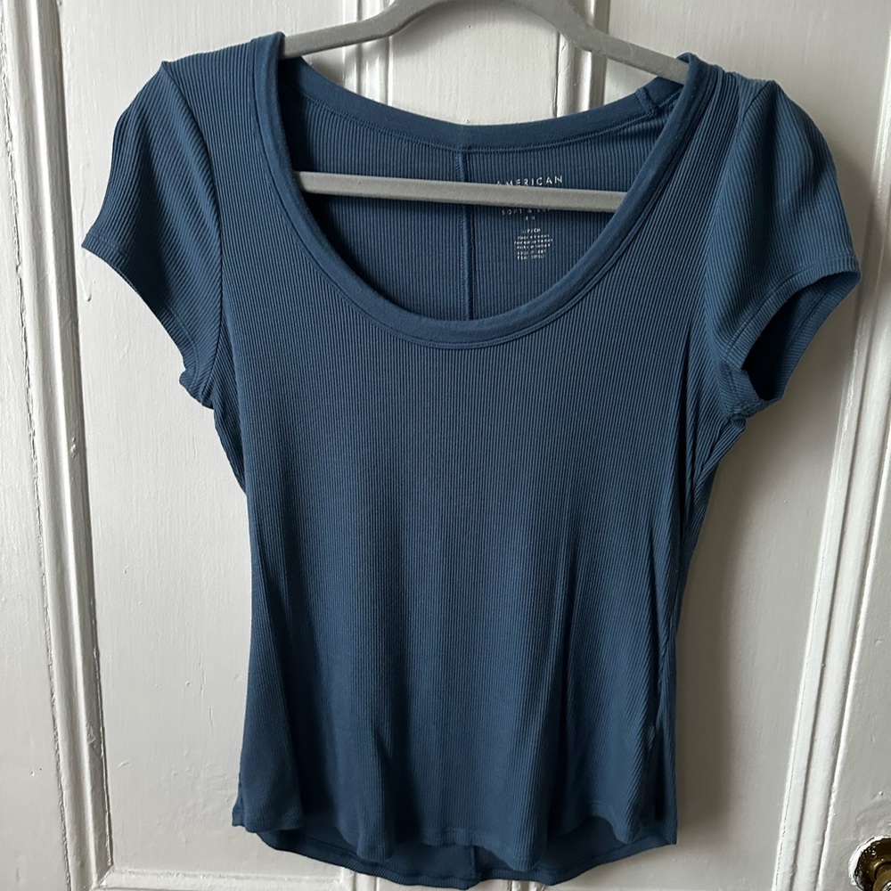 AMERICAN EAGLE BLUE RIBBED TEE SIZE SMALL